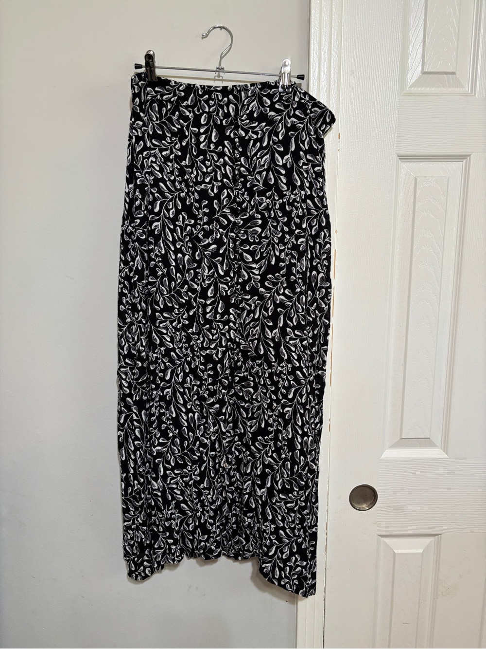 NWT J Jill Black White Leaf Print Button Front Skirt Large
